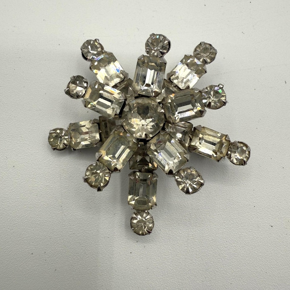 Vintage Weiss Rhinestone Brooch Pin Silver Tone Starburst‎ Costume Jewelry 2"